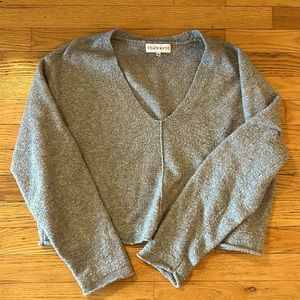 Grey cropped sweater top